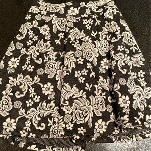 XS Charlotte Russe Grey Floral Skirt